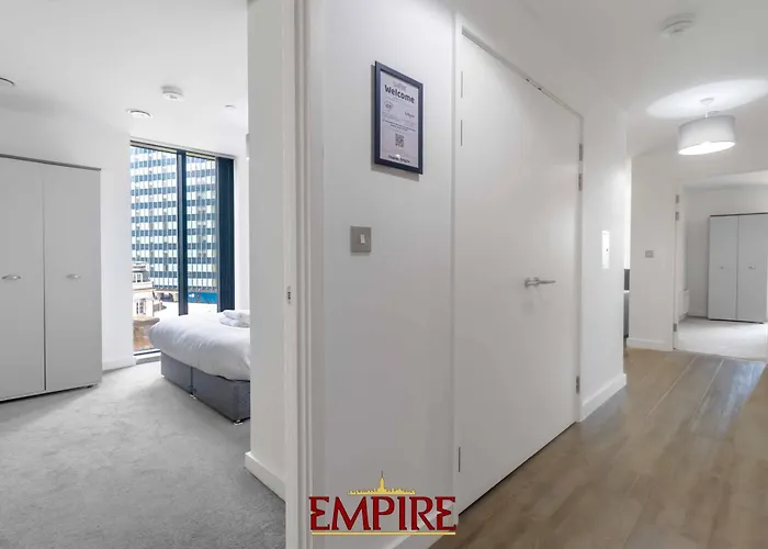 Luxury 2 Bedroom Apartment, On Broad Street!