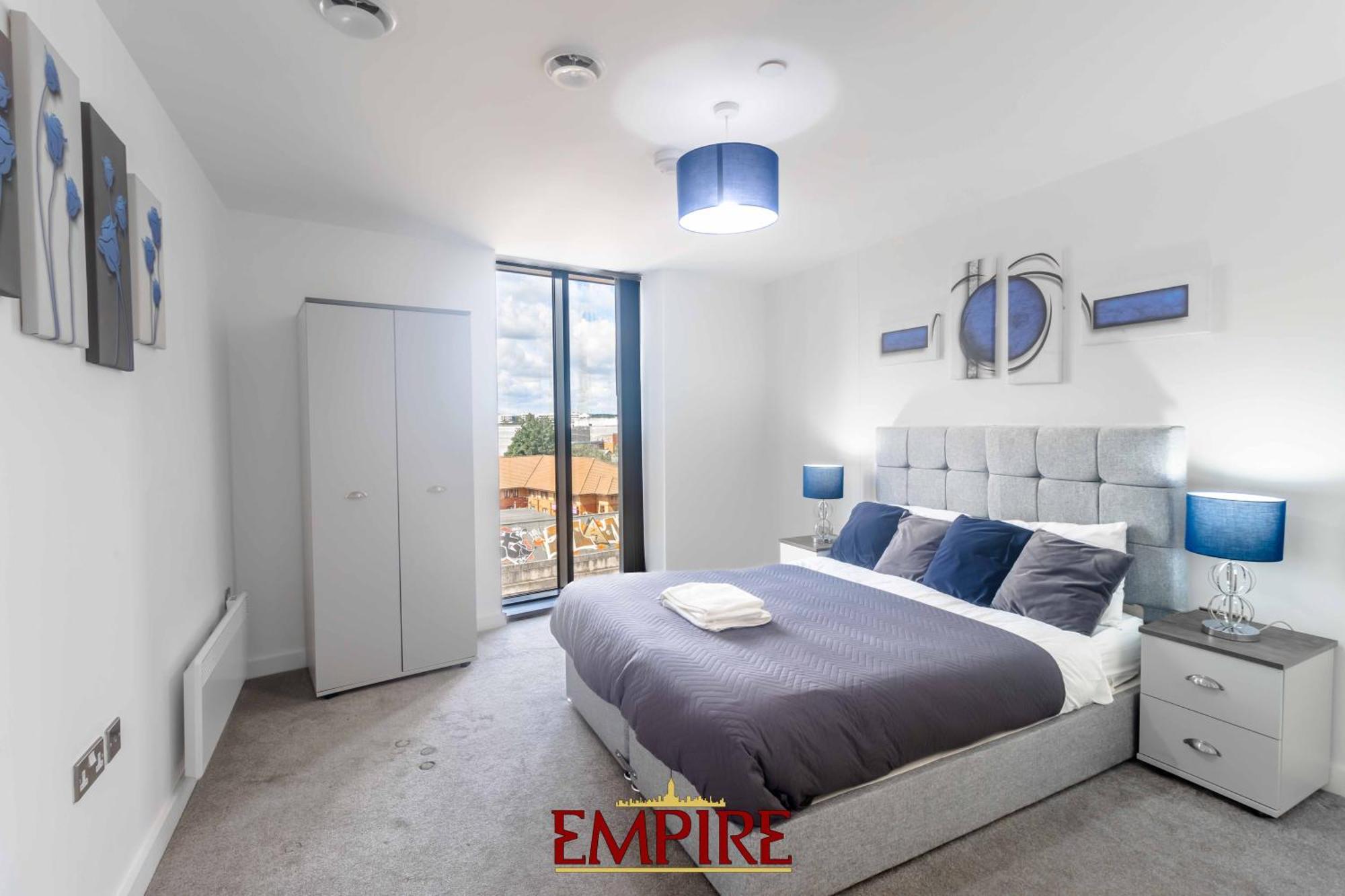 Apartment Luxury 2 Bedroom Apartment, On Broad Street!